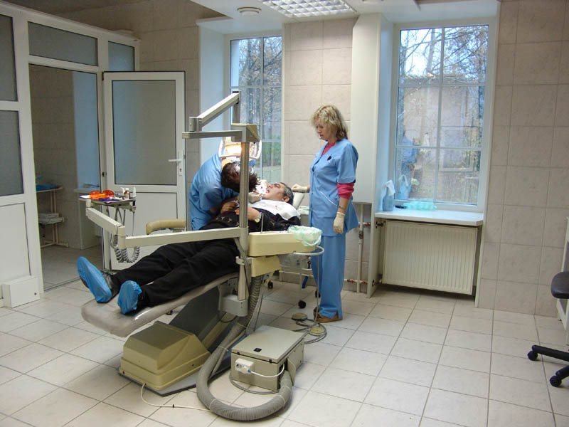 Услуги хирург стоматолог